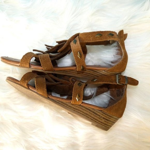 MinneTonka Melina Fringe Wedge Size 7 - Picture 15 of 15